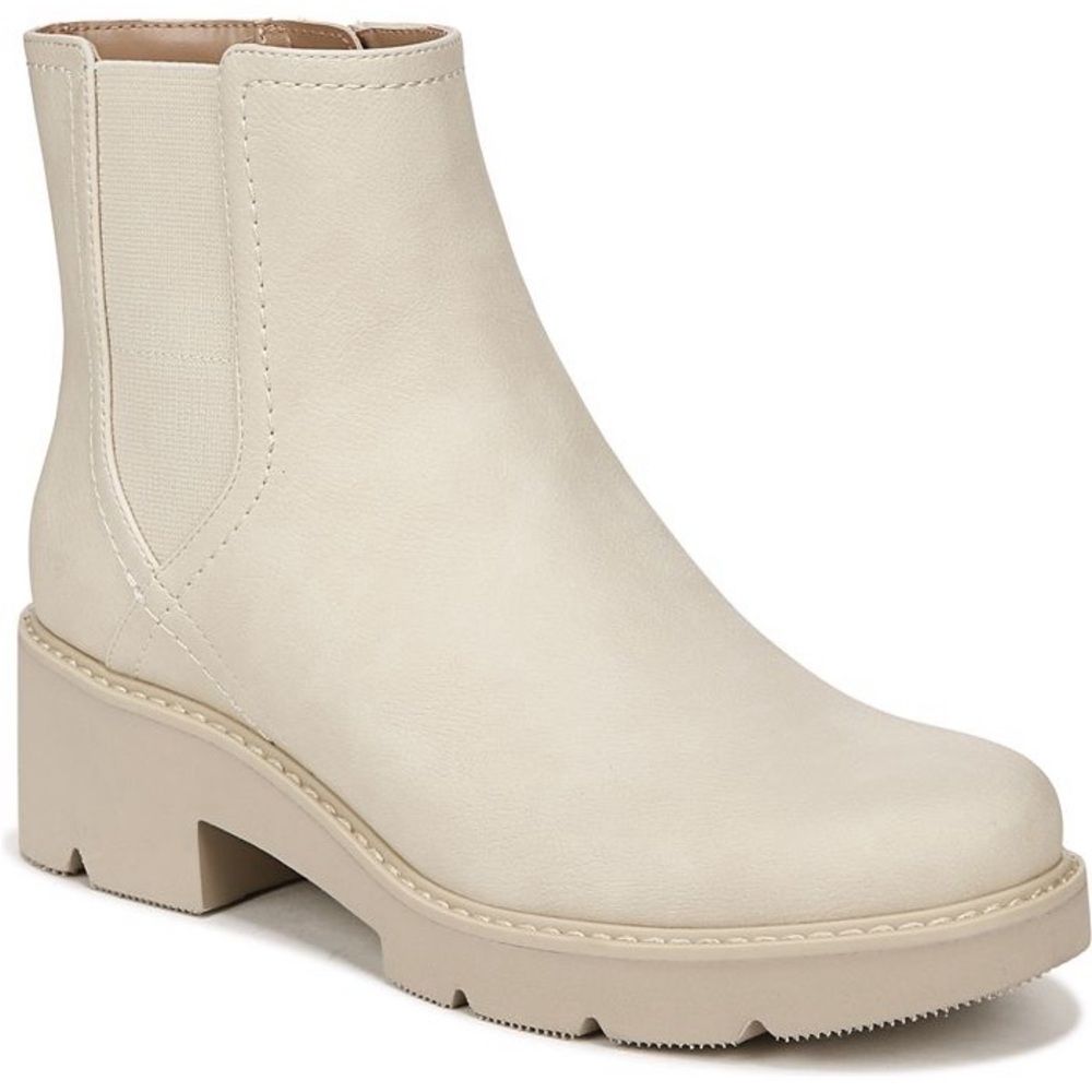 Naturalizer Women’s Cade Chelsea Booties in Light Tan Taupe